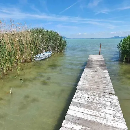 In 43118 Balatonmáriafürdő